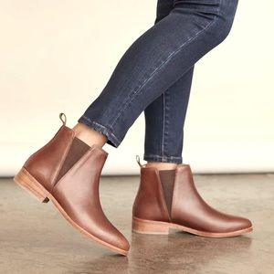 Nisolo Classic Chelsea Boot in Brown